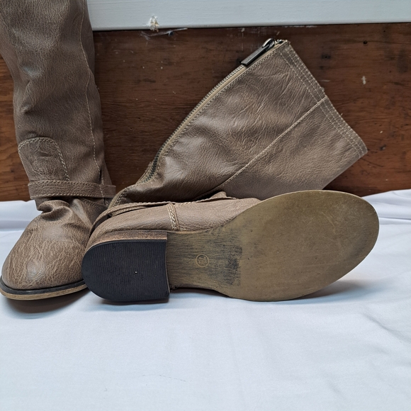 Knee-High BRECKELLES Women's Tan Boots Size 7.5 - Picture 5 of 12